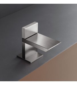 CEA Bar Zawór na zimną lub ciepłą wodę jednootworowy Satin Stainless Steel BAR61S