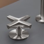 CEA Cross Bateria umywalkowa 2-otworowa z obrotową wylewką Satin Stainless Steel CRX02S